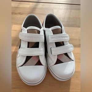 NWOT Burberry Kids Sneakers, EU 27